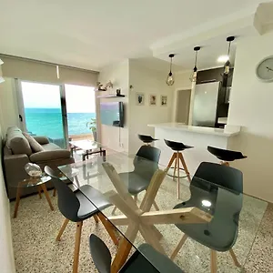 Hermoso Edificio Frente Al Mar Con Gran Terraza Y Hermosas Vistas Spanje